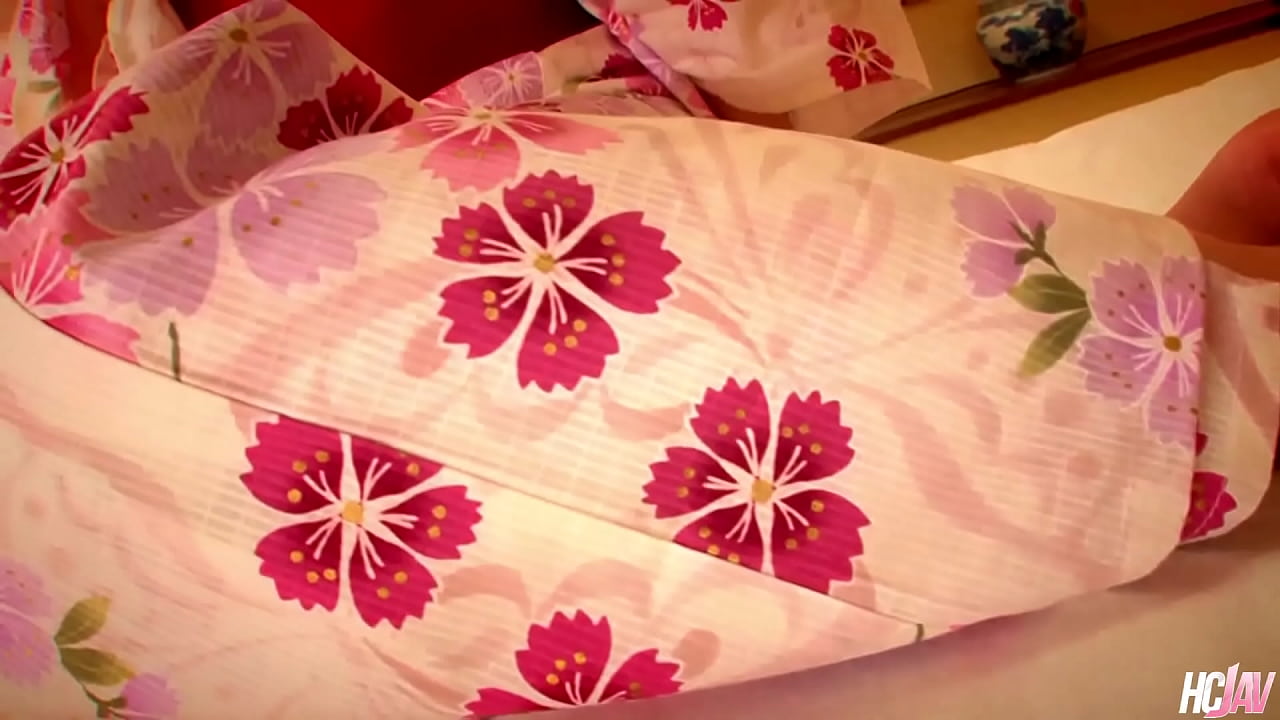 Thò tay nghịch âm hộ đã nhiều nước khiêu gợi